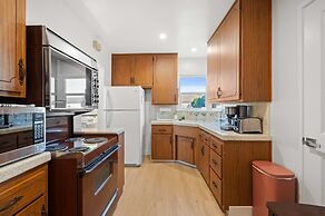 Cozy Stylish Home Spacious Fully Equipped Stay