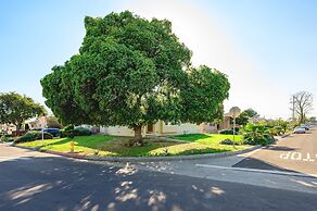 Cozy Stylish Home Spacious Fully Equipped Stay