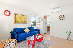 Cozy Stylish Home Spacious Fully Equipped Stay