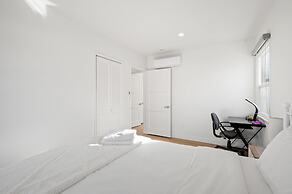 Cozy Stylish Home Spacious Fully Equipped Stay