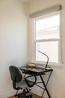 Cozy Stylish Home Spacious Fully Equipped Stay