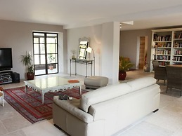 Cosy Villa With Private Pool La Chaleureuse