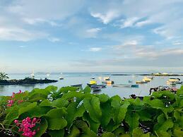 Residence With 6 Seafront Bungalows and Swimming