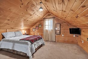 Hillside Hideaway 2 Bedroom Cabin