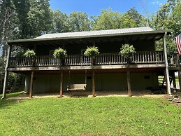 Hillside Hideaway 2 Bedroom Cabin