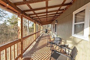 Hillside Hideaway 2 Bedroom Cabin