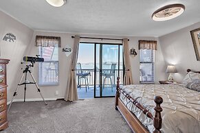 Beautiful Lakeview Chateau With Stunning Views 3 Bedroom Home