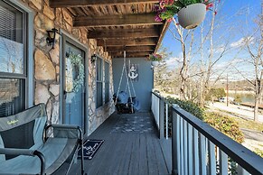 Beautiful Lakeview Chateau With Stunning Views 3 Bedroom Home