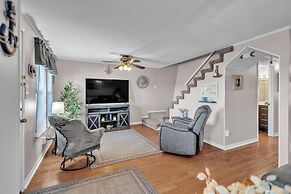 Beautiful Lakeview Chateau With Stunning Views 3 Bedroom Home