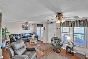 Beautiful Lakeview Chateau With Stunning Views 3 Bedroom Home