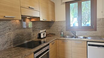 62 APH - Stay Aphrodite Hills Apartment