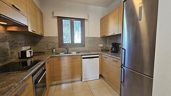 62 APH - Stay Aphrodite Hills Apartment