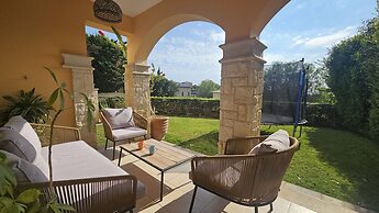 62 APH - Stay Aphrodite Hills Apartment