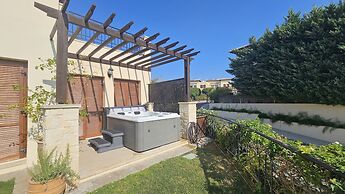 62 APH - Stay Aphrodite Hills Apartment