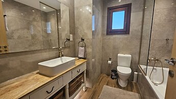 62 APH - Stay Aphrodite Hills Apartment