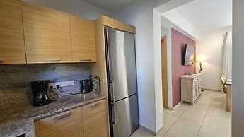 62 APH - Stay Aphrodite Hills Apartment