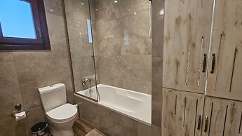 62 APH - Stay Aphrodite Hills Apartment