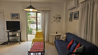 74 PRO - Stay Retro Retreat