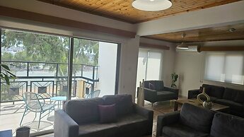 39 EGM - Stay Uptown Apartment