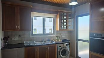 39 EGM - Stay Uptown Apartment