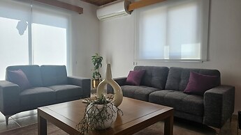 39 EGM - Stay Uptown Apartment