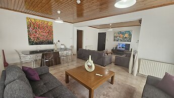 39 EGM - Stay Uptown Apartment