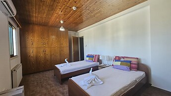 39 EGM - Stay Uptown Apartment