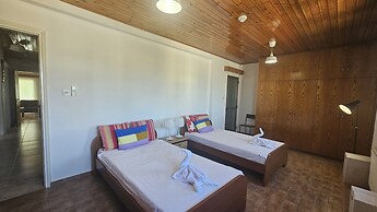 39 EGM - Stay Uptown Apartment