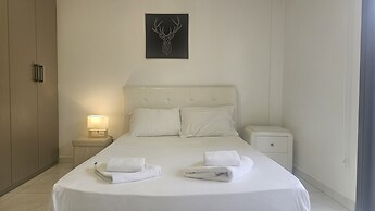 12 LCA - Stay Finibreeze Apartment