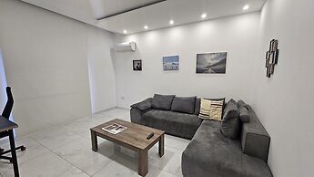 12 LCA - Stay Finibreeze Apartment