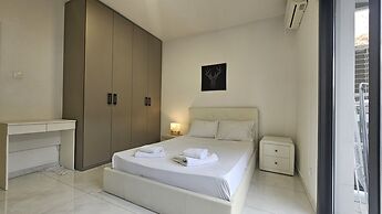 12 LCA - Stay Finibreeze Apartment