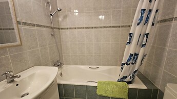 27 NIC - Stay Alex s House