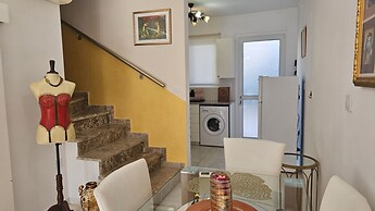 27 NIC - Stay Alex s House