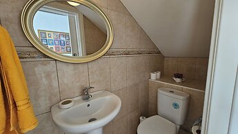 27 NIC - Stay Alex s House