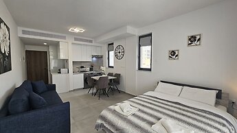 86 LCA - Stay Mackenzie Beach Luxurious Studio