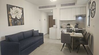 86 LCA - Stay Mackenzie Beach Luxurious Studio