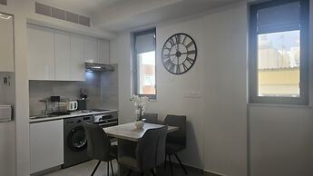 86 LCA - Stay Mackenzie Beach Luxurious Studio