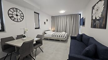 86 LCA - Stay Mackenzie Beach Luxurious Studio