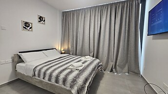 86 LCA - Stay Mackenzie Beach Luxurious Studio