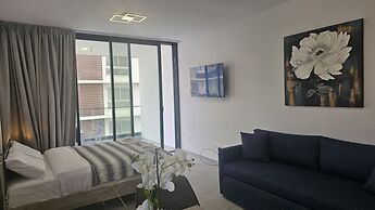 86 LCA - Stay Mackenzie Beach Luxurious Studio