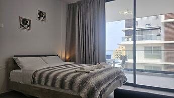 86 LCA - Stay Mackenzie Beach Luxurious Studio