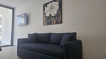 86 LCA - Stay Mackenzie Beach Luxurious Studio