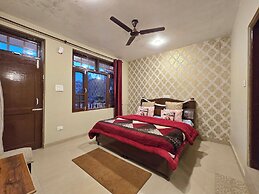 Himalayan Horizon and Cafe