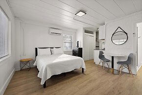 Chic City Retreat 89 For 2