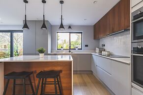 Beautiful Flat in Acton