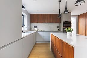 Beautiful Flat in Acton