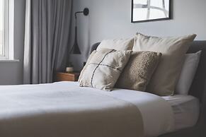 Beautiful Flat in Acton