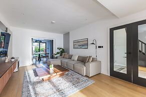 Beautiful Flat in Acton