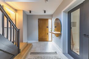 Beautiful Flat in Acton