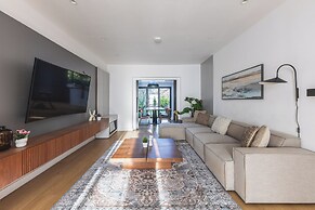 Beautiful Flat in Acton